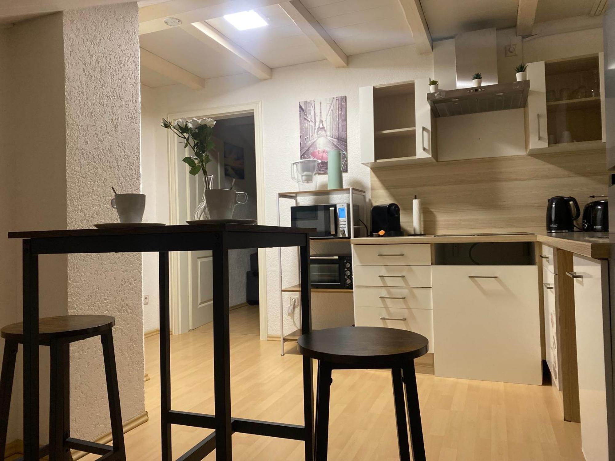 Deluxe Business Suite Mit Netflix Premium & Parkplatz, Zentral Zu Audi & Schwarz Gruppe With 2 Bedrooms Bad Friedrichshall Ngoại thất bức ảnh