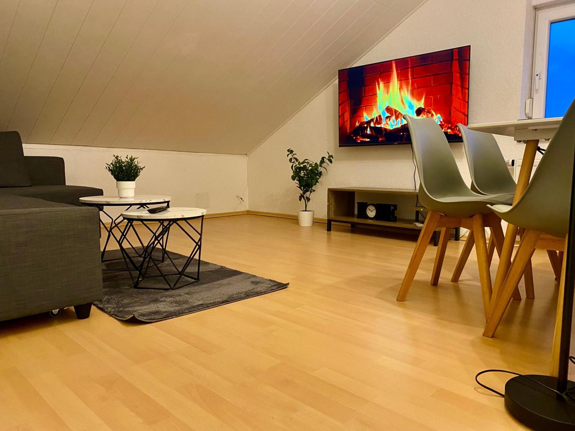 Deluxe Business Suite Mit Netflix Premium & Parkplatz, Zentral Zu Audi & Schwarz Gruppe With 2 Bedrooms Bad Friedrichshall Ngoại thất bức ảnh